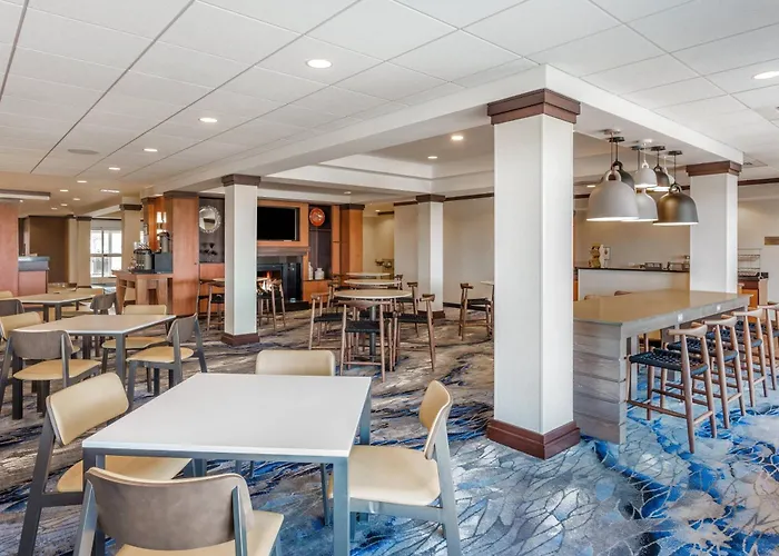 Fairfield Inn And Suites By Marriott Madison East