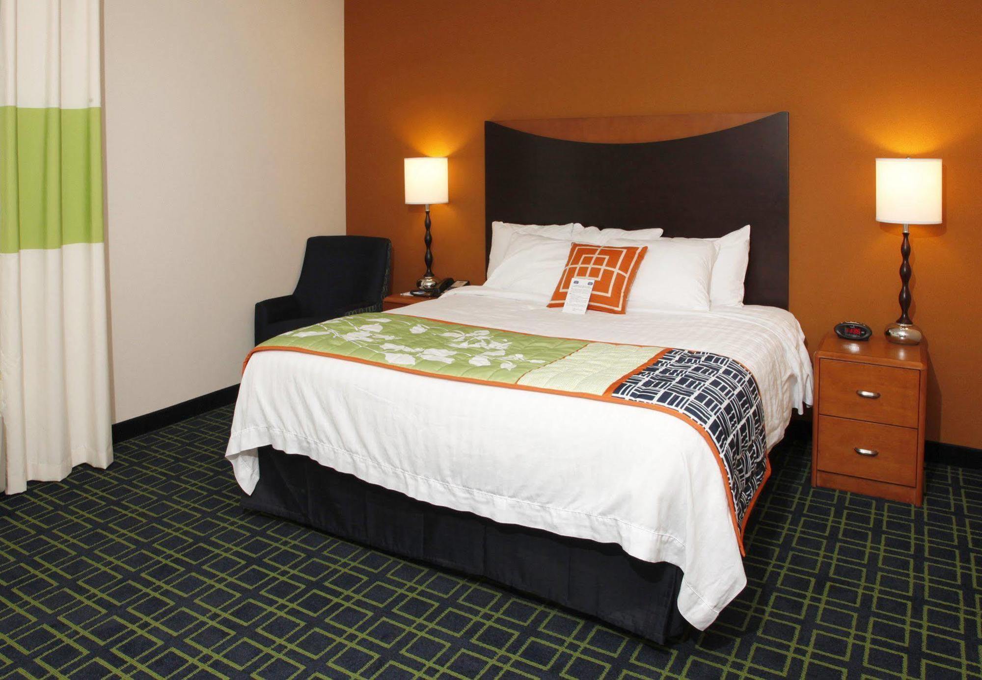 Fairfield And By Marriott East Hotel 3*